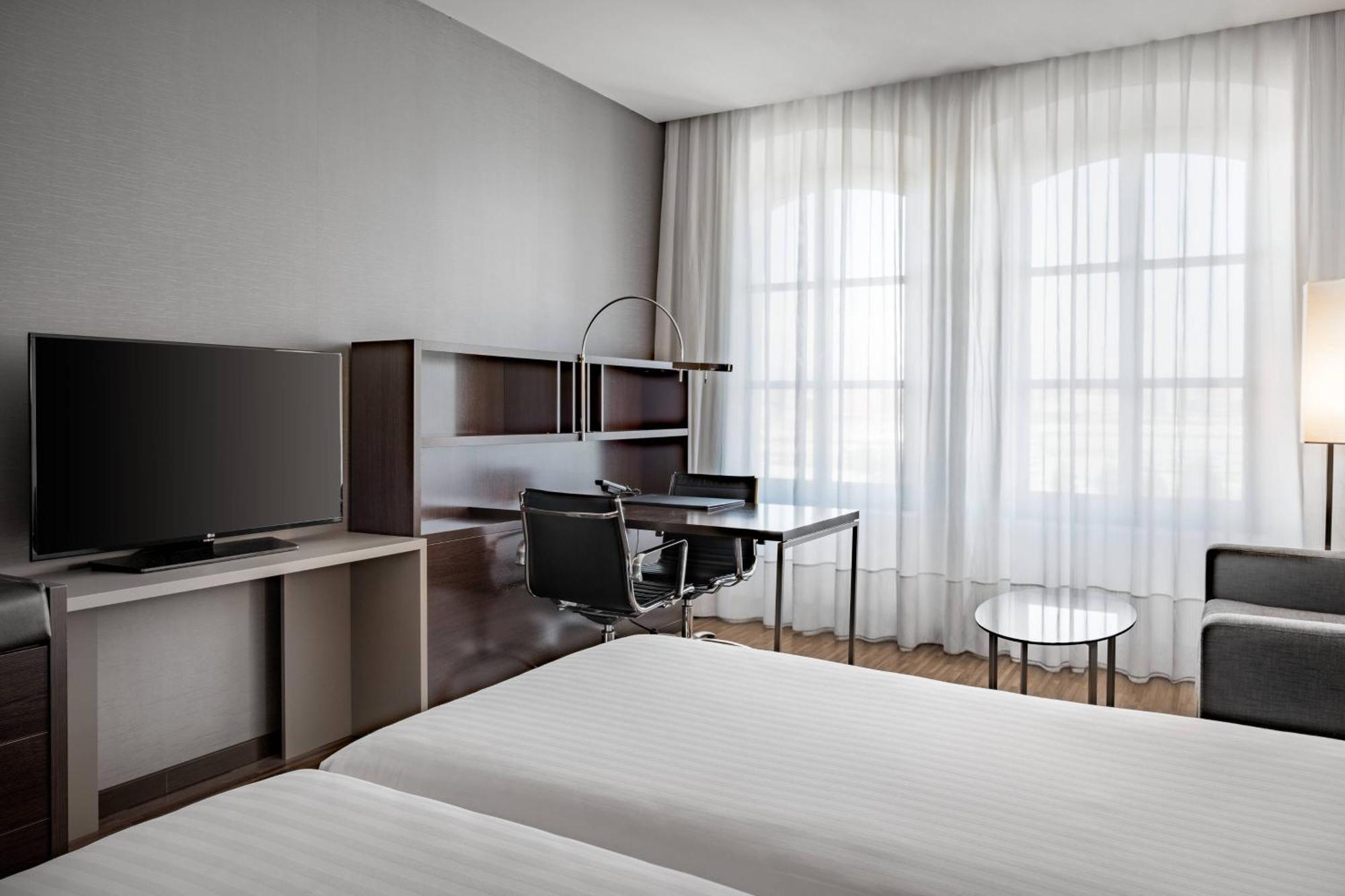 Ac Hotel Torino By Marriott Exteriör bild