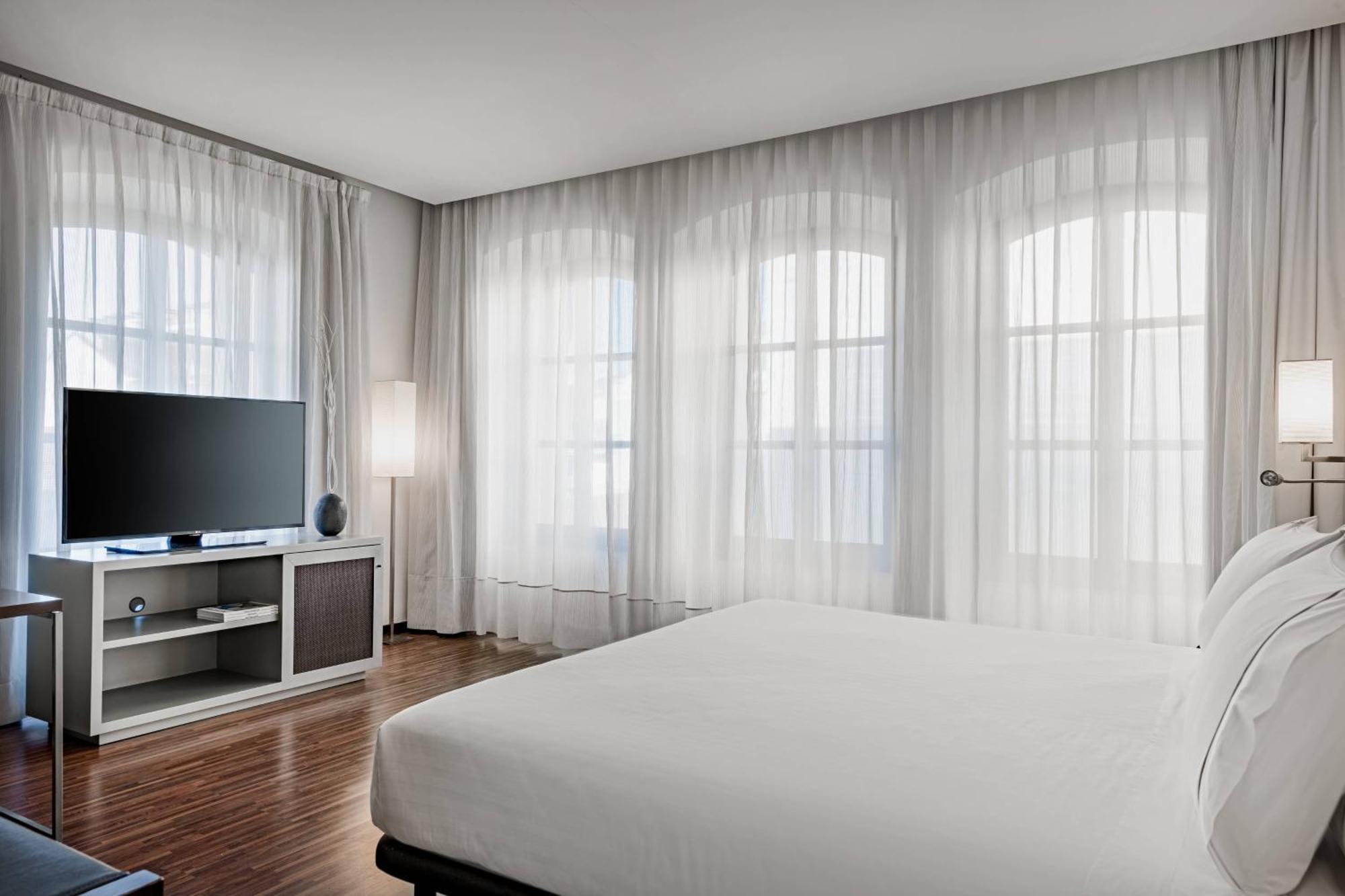 Ac Hotel Torino By Marriott Exteriör bild