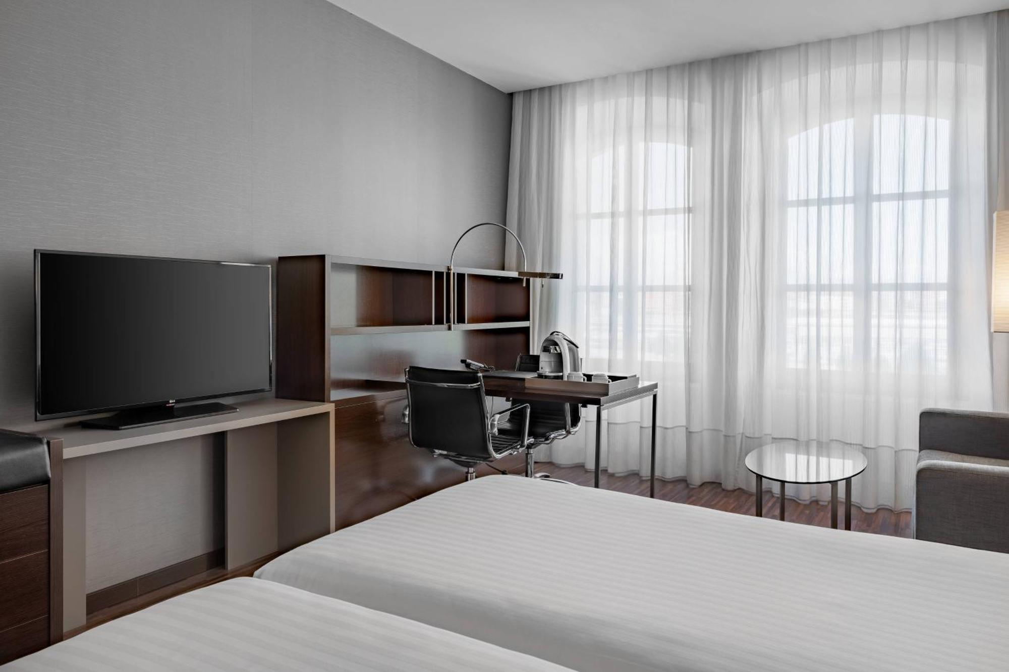Ac Hotel Torino By Marriott Exteriör bild